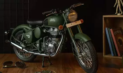 அதற்குள் விற்றுத் தீர்ந்த கிளாசிக் 500 - ராயல் என்பீல்டு அசத்தல்!