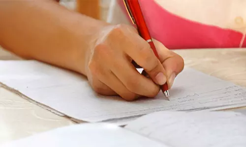 சேலம், நாமக்கல் மாவட்டங்களில் கிராம உதவியாளர் பணிக்கான எழுத்து தேர்வு