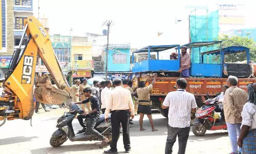 வேலூர் நேதாஜி மார்க்கெட் பகுதியில் ஆக்கிரமிப்பு அகற்றம்