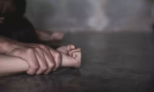 பள்ளி வகுப்பறையில் 8-ம் வகுப்பு மாணவி பலாத்காரம்: உடன் படிக்கும் 2 மாணவர்கள் கைது