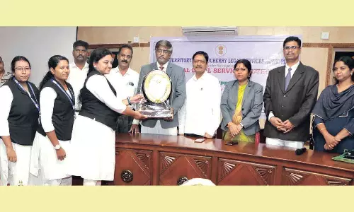 கல்லூரி மாணவர்களுக்கு வினாடி-வினா போட்டி