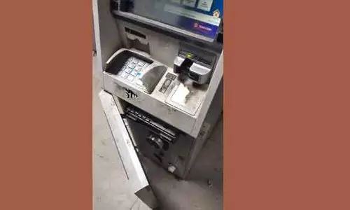 ஏ.டி.எம் எந்திரத்தை உடைத்து கொள்ளை முயற்சி