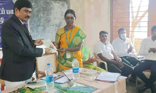 மங்கலம் அரசு பள்ளியில் சட்ட விழிப்புணர்வு முகாம்