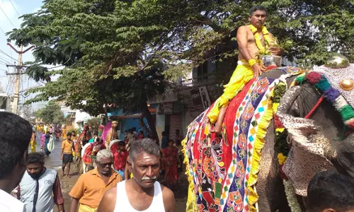 குமாரபாளையம் எல்லை மாரியம்மன் கோவில் கும்பாபிசேக விழாவில் தீர்த்தக்குட ஊர்வலம்