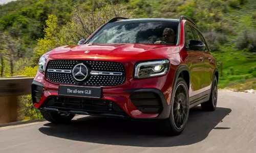 இந்தியாவில் அறிமுகமான பென்ஸ் GLB - விலை எவ்வளவு தெரியுமா?