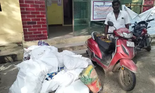 குட்கா வியாபாரி கைது- மோட்டார் சைக்கிளுடன், பதுக்கி வைத்திருந்த 180 கிலோ குட்கா  பறிமுதல்