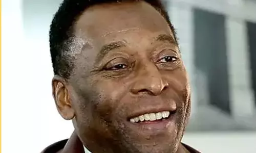 கால்பந்து ஜாம்பவான் பீலே ஐசியுவில் அனுமதி