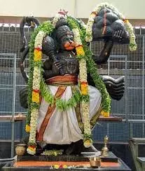 ஆஞ்சநேயருக்கு சிறப்பு அபிஷேகம் ஆஞ்சநேயருக்கு சிறப்பு அபிஷேகம்