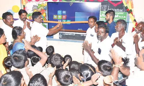 அரசு பள்ளி மாணவர்கள் கல்வி சுற்றுலா