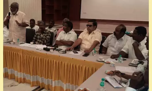 நேரு எம்.எல்.ஏ. ஆலோசனை