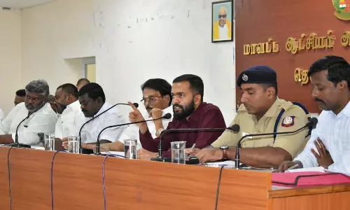 8-ந் தேதி முதல்-அமைச்சர் தென்காசி வருகை- அனைத்து துறை அலுவலர்களுடன் அமைச்சர் ஆலோசனை