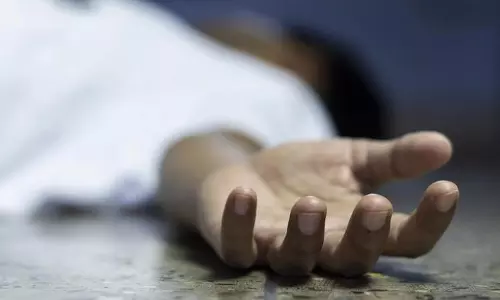 காவிரி ஆற்று படிக்கட்டில் தவறி விழுந்த டிரைவர் பலி