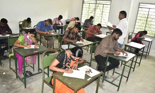 கிராம உதவியாளர் பணிக்கு எழுத்து தேர்வு நடந்தது