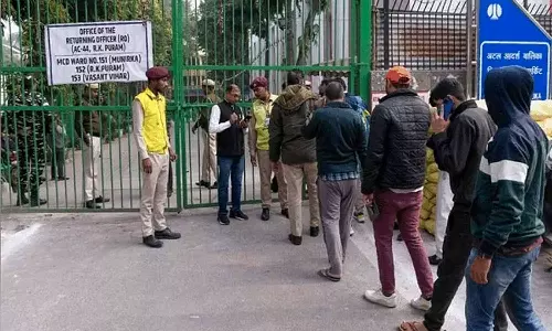 டெல்லி மாநகராட்சி தேர்தல்- மாலை வரை 45 சதவீதம் வாக்குகள் பதிவு