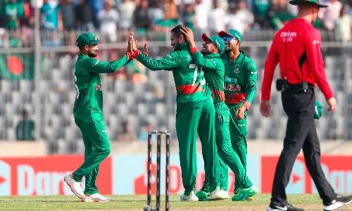 முதல் ஒருநாள் கிரிக்கெட் போட்டி- ஒரு விக்கெட் வித்தியாசத்தில் வங்கதேச அணி த்ரில் வெற்றி