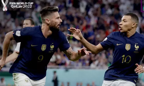 போலந்தை 3-1 என்ற கோல் கணக்கில் வீழ்த்தி காலிறுதிக்கு முன்னேறியது பிரான்ஸ்