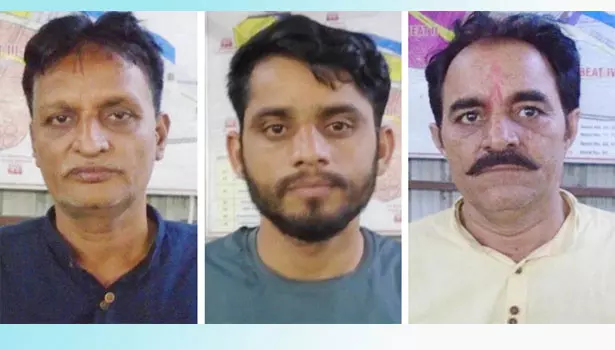 புகையிலை பாக்கெட்டுகளை கடத்திய 3 பேர் கைது