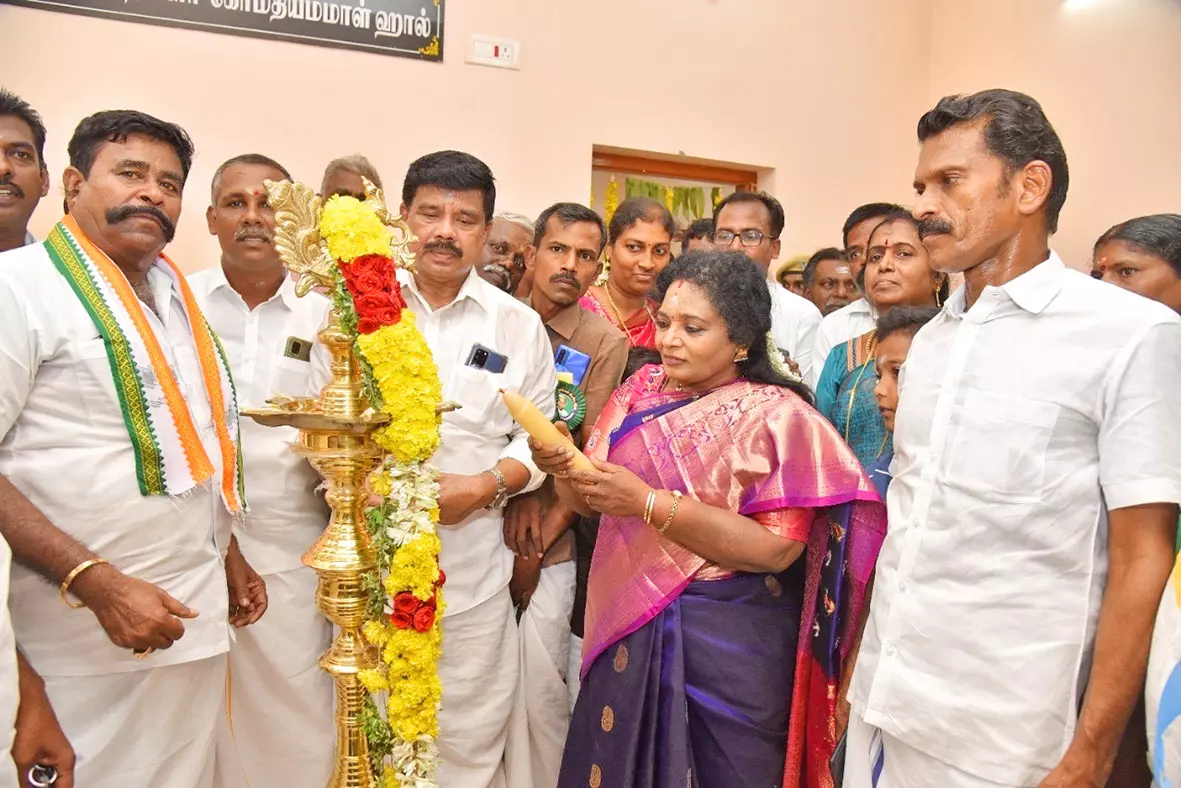 சுரண்டையில் நாடார் வாலிபர் சங்க முப்பெரும் விழா : காமராஜரின் வழித்தோன்றல் என்பதிலேயே எனக்கு பெருமை - கவர்னர் தமிழிசை சவுந்தரராஜன் பேச்சு சுரண்டையில் நாடார் வாலிபர் சங்க முப்பெரும் விழா : காமராஜரின் வழித்தோன்றல் என்பதிலேயே எனக்கு பெருமை - கவர்னர் தமிழிசை சவுந்தரராஜன் பேச்சு