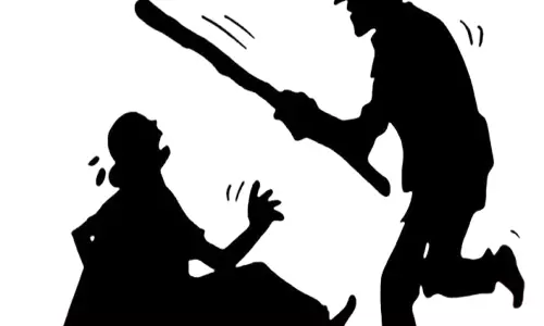 ஆற்றூர் அருகே தாய்-தங்கை மீது தாக்குதல்