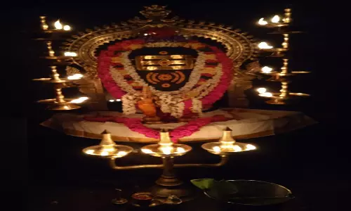 கன்னியாகுமரி குகநாதீஸ்வரருக்கு வாசனை திரவியங்களால் அபிஷேகம்