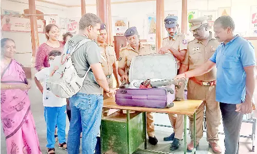 தஞ்சை ரெயில் நிலையத்தில் பலத்த போலீஸ் பாதுகாப்பு