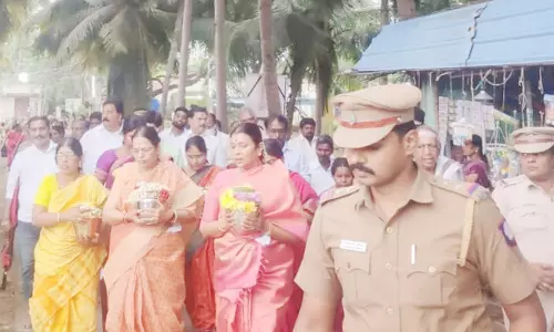 திருவெண்காடு சுவேதாரண்யேஸ்வரர் கோவிலில் துர்கா ஸ்டாலின் குடும்பத்தினருடன் வழிபாடு