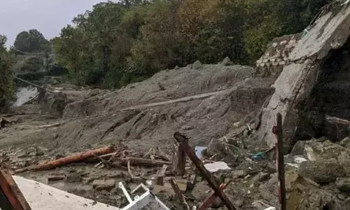 கொலம்பியாவில் சோகம்  - நிலச்சரிவில் சிக்கி 27 பேர் பலி