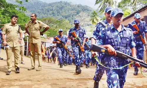 இன்று பாபர் மசூதி இடிப்பு தினம்: போலீஸ் கட்டுப்பாட்டில் சபரிமலை