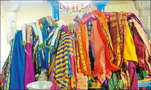 ஸ்ரீவில்லிபுத்தூர் ஆண்டாள் கோவிலில் 108 பட்டுப்புடவை சாற்றும் வைபவம்