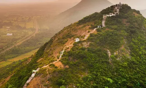 மதுக்கரை தர்மலிங்கேஸ்வரர் கோவில் மலை உச்சியில் மகா தீபம்