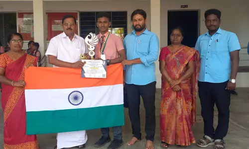குத்து சண்டை போட்டியில் கரூர் பள்ளி மாணவர் சாதனை