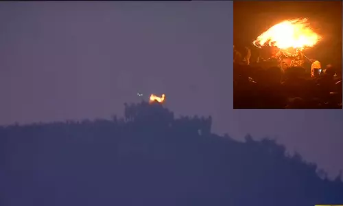 திருவண்ணாமலையில் 2,668 அடி உயர மலை மீது மகா தீபம் ஏற்றப்பட்டது- 8 லட்சம் பக்தர்கள் தரிசனம்