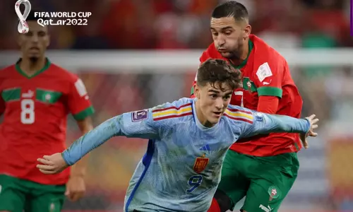 பெனால்டி ஷூட் அவுட் முறையில் 3-0 என ஸ்பெயினை வீழ்த்தி காலிறுதிக்கு தகுதிபெற்றது மொராக்கோ