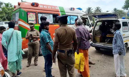 திருப்பூரில் ஆதரவற்றவர்களை  மீட்டு காப்பகங்களில்  ஒப்படைத்த போலீசார்  