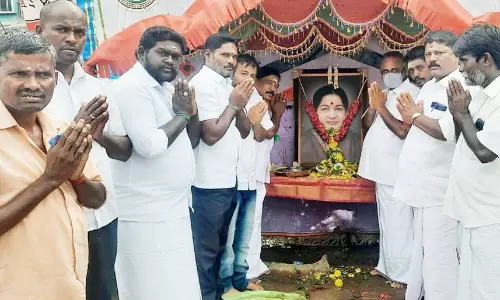 ஜெயலலிதா நினைவு தினம்