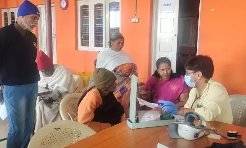 நீலகிரி மாவட்ட மருத்துவர் அணி சார்பில் முதியோர்களுக்கு இலவச மருத்துவ முகாம்