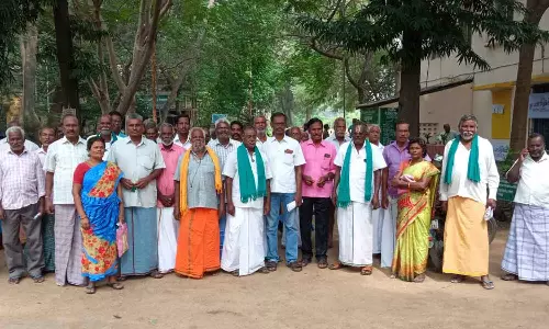 பயிற்காப்பீட்டு திட்ட விழாவை விவசாயிகள் புறக்கணிப்பு