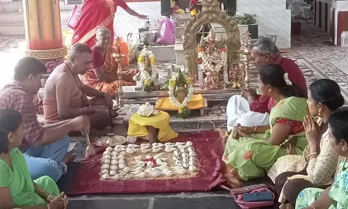 கோவில்பட்டி புற்றுக்கோவிலில் கார்த்திகை சோமவார சிறப்பு பூஜை