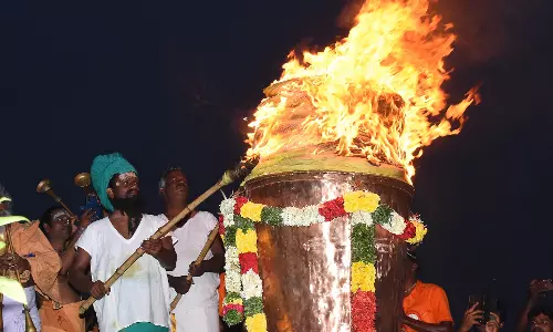 பிரம்மரிஷி மலையில் கார்த்திகை மகா தீபம் ஏற்றி வழிபாடு