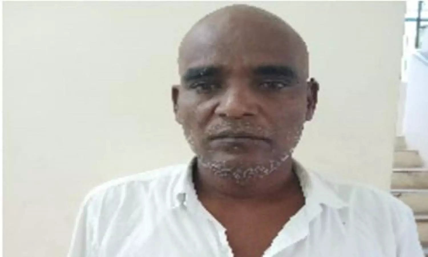 கோர்ட் ஊழியரை  பணி செய்ய விடாமல் தடுத்தவர் கைது