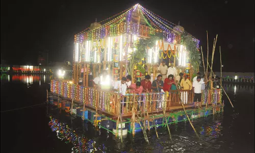 திருவண்ணாமலையில் சந்திரசேகரர் தெப்பல் உற்சவம்: திரளானவர்கள் பங்கேற்பு