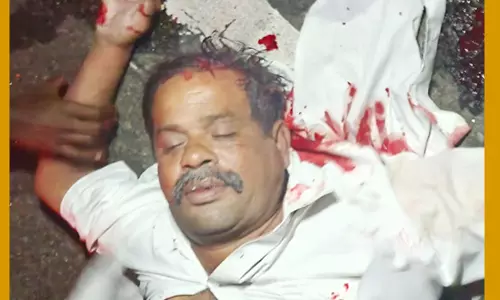 மோட்டார் சைக்கிள்-கார் மோதல்