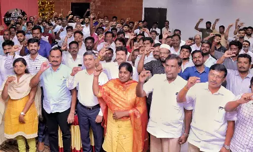 தரமான கோழி இறைச்சியை மட்டுமே விற்பனை செய்ய வேண்டும் -   கறிக்கடைக்காரர்களுக்கு  அதிகாரி   அறிவுறுத்தல்