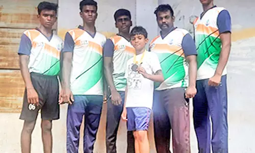 மாவட்ட அளவிலான குத்துச்சண்டை போட்டியில் பாவூர்சத்திரம் அரசு பள்ளி மாணவர்கள் சாதனை