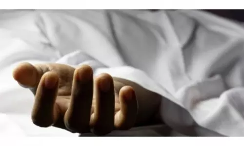 ஆடு மேய்க்க சென்ற வாலிபர் தண்ணீரில் மூழ்கி பலி