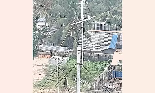 பாம்பன் துறைமுகத்தில் 2-ம் எண் புயல் எச்சரிக்கை கூண்டு ஏற்றம்