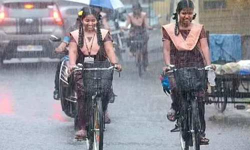 மாமல்லபுரம் அருகே நாளை கரை கடக்கிறது மாண்டஸ் புயல்: பள்ளி- கல்லூரிகளுக்கு விடுமுறை