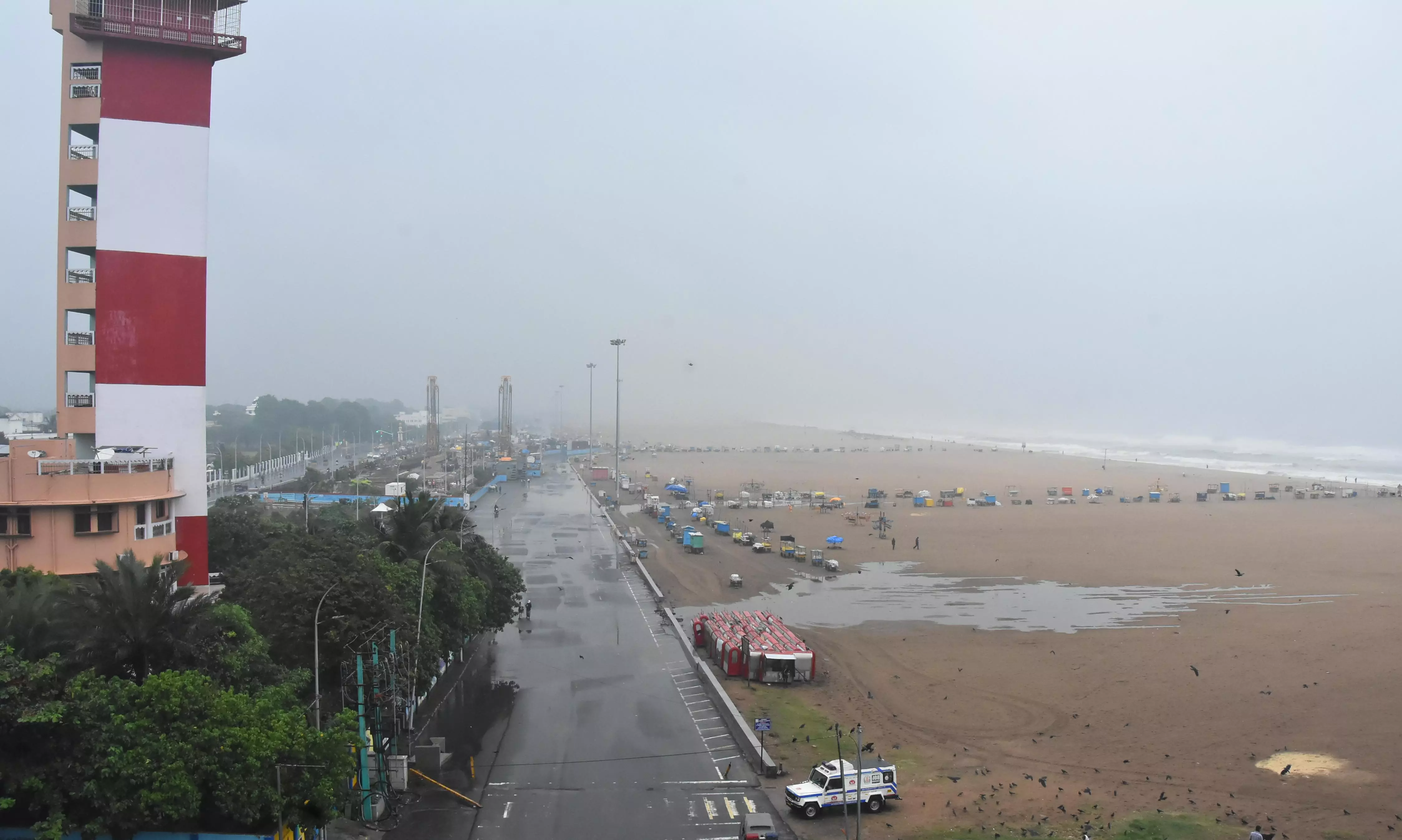 கடும் குளிர் வாட்டி வதைக்கிறது- சென்னையில் பொதுமக்களின் இயல்பு வாழ்க்கை பாதிப்பு