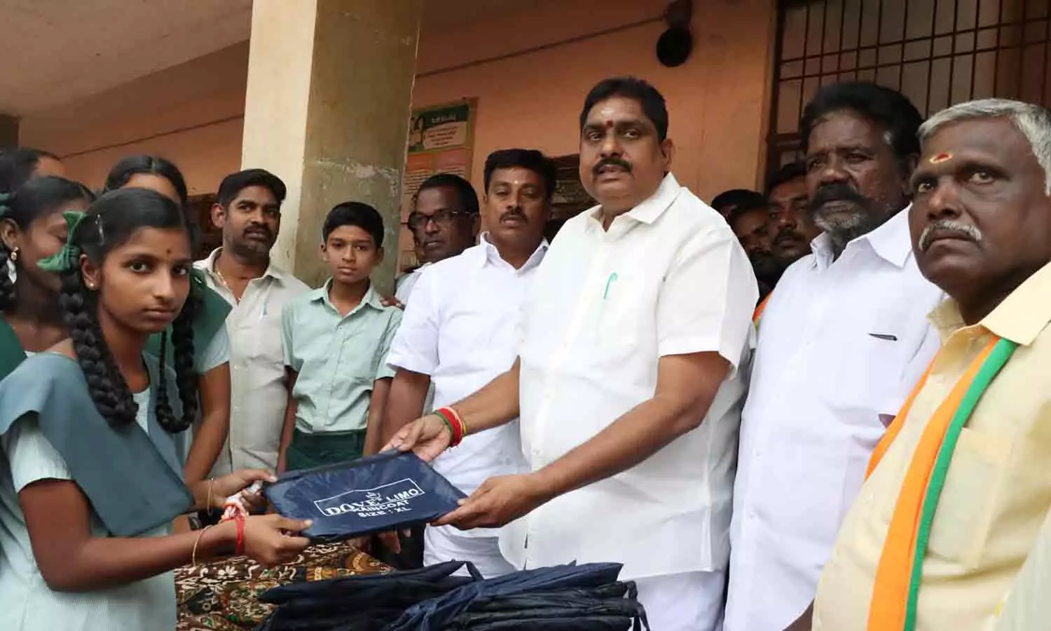 தேர்தலில் போட்டியிடாமல் பயந்து ஒடியவர் நாராயணசாமி-அமைச்சர் நமச்சிவாயம் கடும் தாக்கு