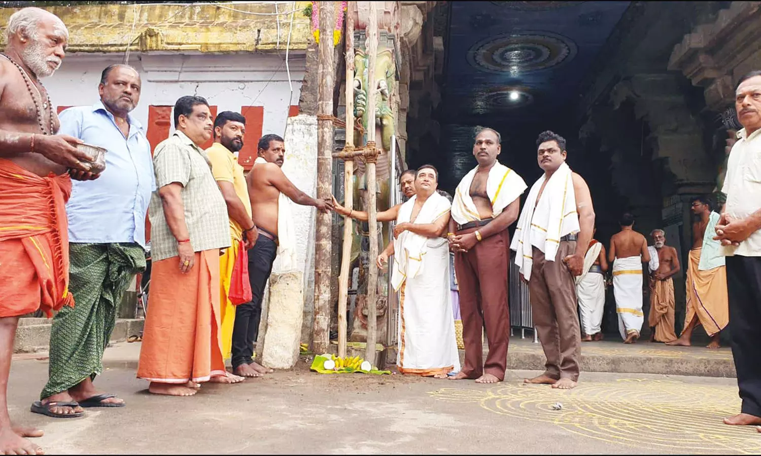 சுசீந்திரம் கோவிலில் மார்கழி திருவிழா கால் நாட்டு நிகழ்ச்சி: திரளான பக்தர்கள் சாமி தரிசனம்